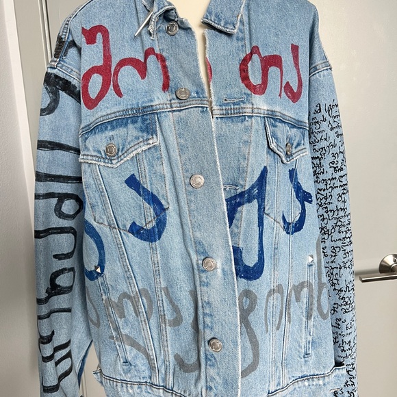 Vetements Graffiti Rivets Punk Ripped Jeans Denim Jacket - Picture 12 of 16